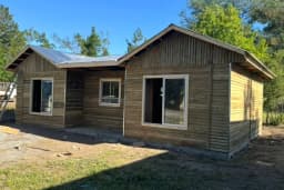 Casa Prefabricada 72 m² con Techo 6 Aguas (9×8) — Fachada y vista exterior