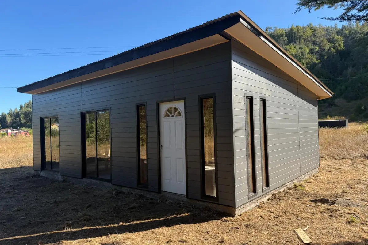 Entrega de casa con porche exterior